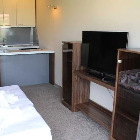 Boomerang - Sunny Hotell