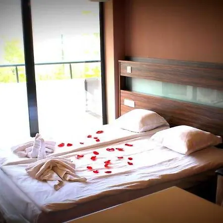 Boomerang - Sunny Hotell 3*