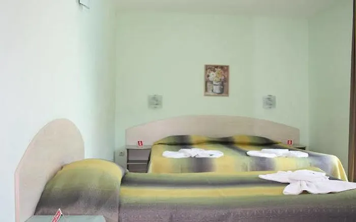 Boomerang - Sunny Отель Солнечный берег