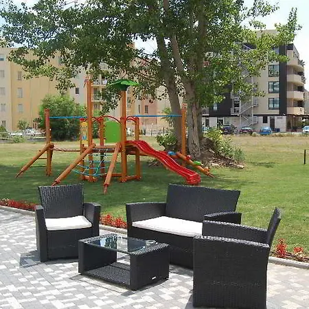 Отель Boomerang - Sunny 3*