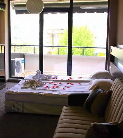 Hotell Boomerang - Sunny 3*