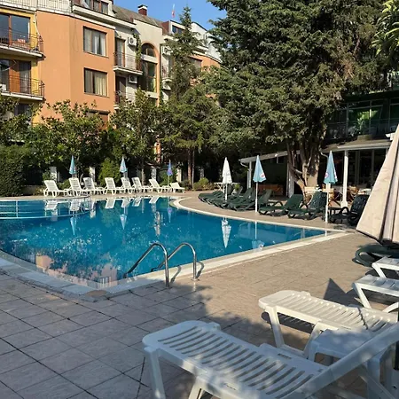 Отель Boomerang - Sunny 3*