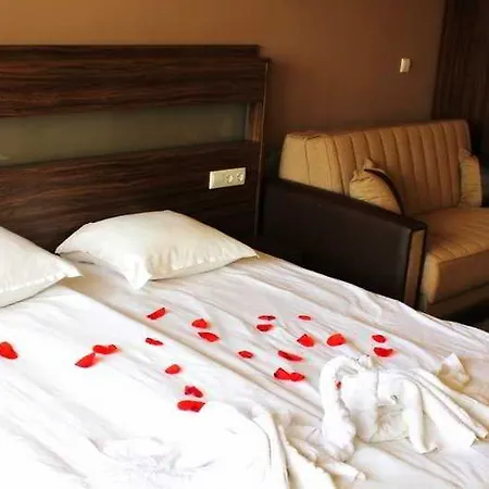 Hotell Boomerang - Sunny Slăntjev Brjag