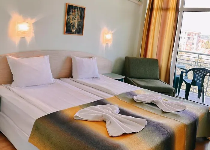 Готель Boomerang - Sunny 3*