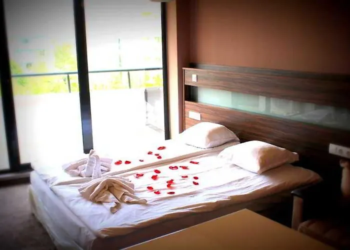 Boomerang - Sunny Готель 3*