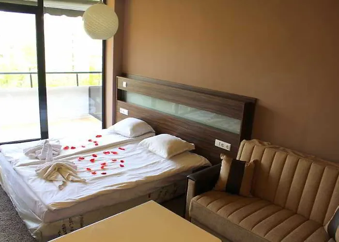 Boomerang - Sunny Hotel