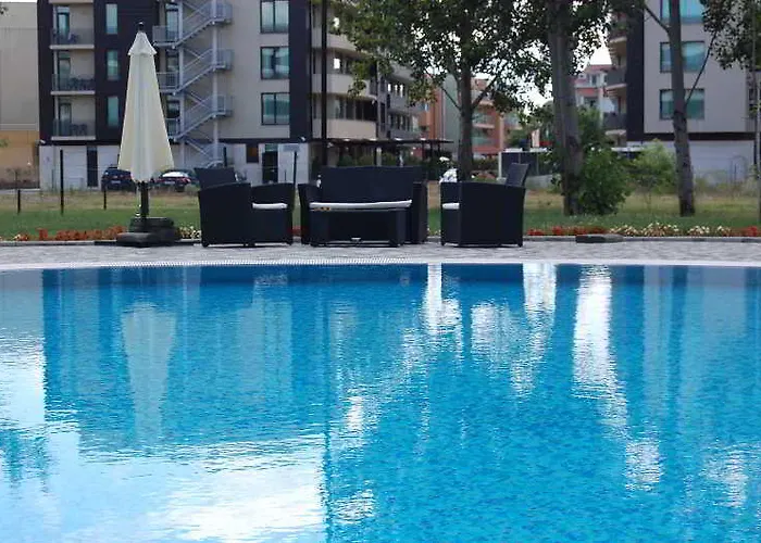 Boomerang - Sunny Hotel